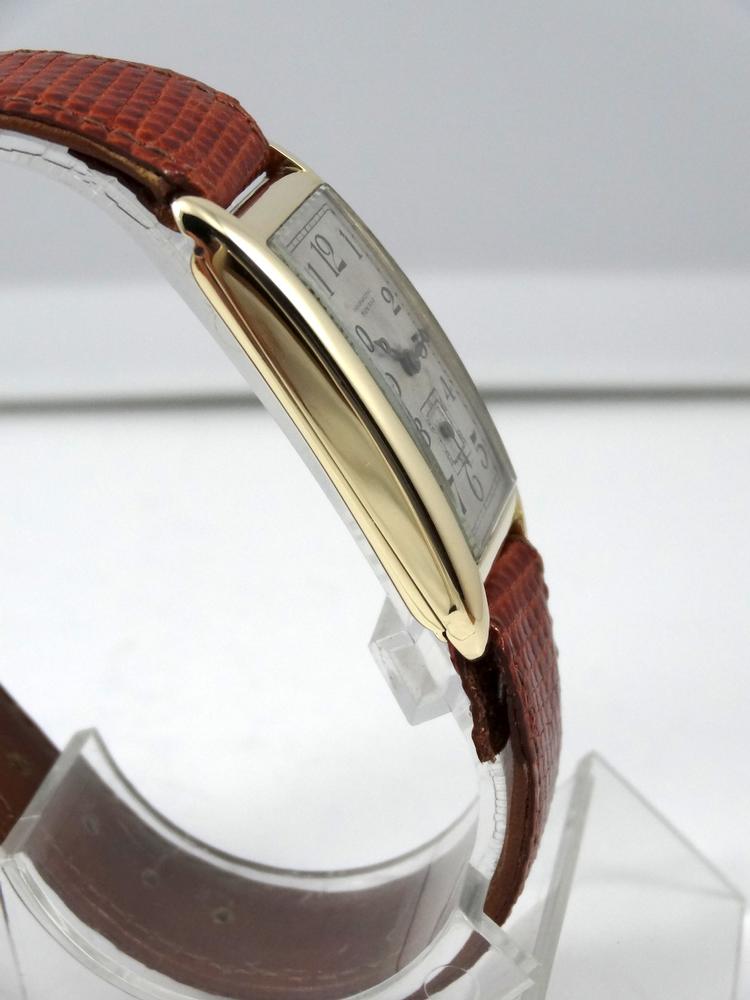 Movado Chronomètre Tank Cintrée