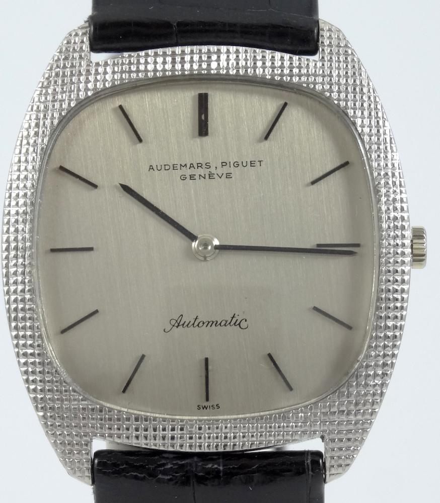 Audemars Piguet de Smocking Or blanc Tonneau