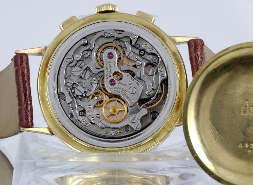 Movado Chronographe 3 compteurs en or 36mm année 50
