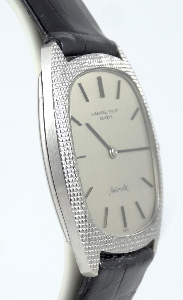 Audemars Piguet de Smocking Or blanc Tonneau