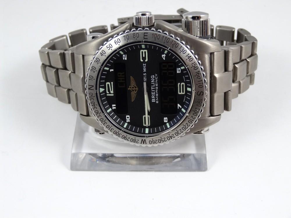 Breitling Emergency Titane Réf E 56121 Comme neuve Boite & Papiers