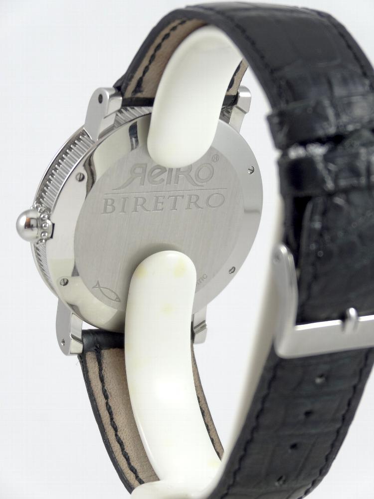 Gérald Genta Bi-Retro Jumping Hour Boite & Papiers