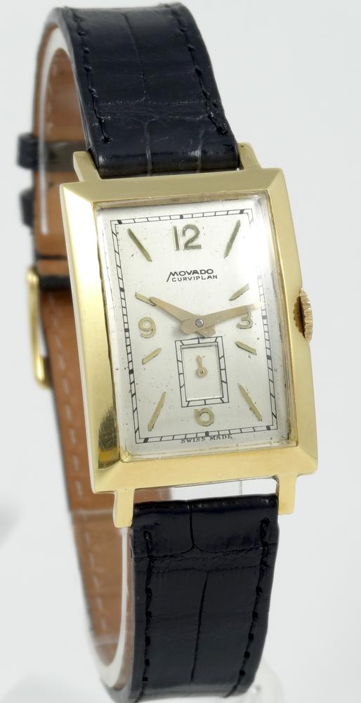 Movado Curviplan or jaune Circa 1940
