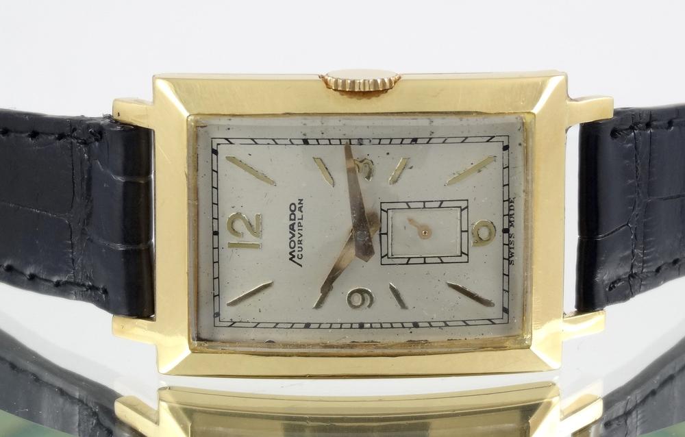 Movado Curviplan or jaune Circa 1940