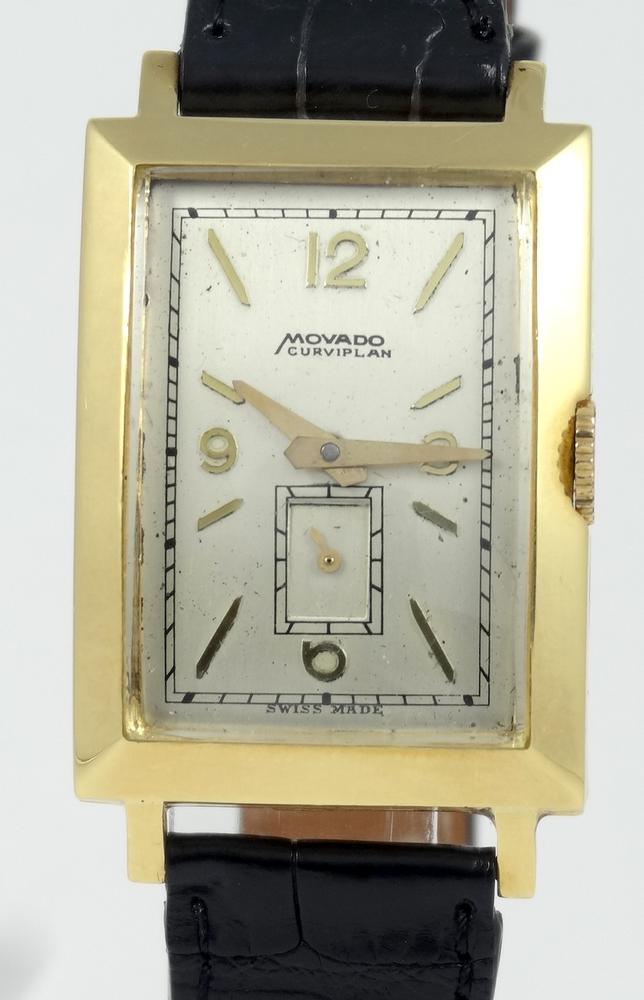 Movado Curviplan or jaune Circa 1940