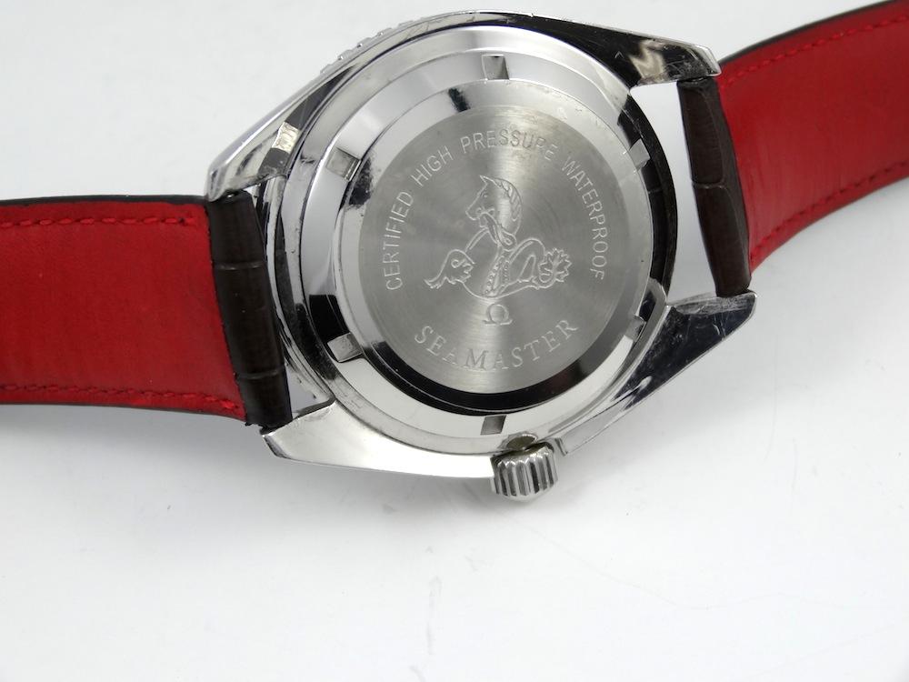 Omega Seamaster 300 lunette Bakelite réf 166 024