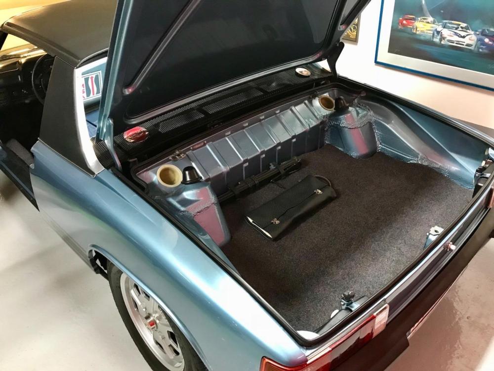 Porsche 914, 4 cylindres 2.0l (100cv) Circa 1973