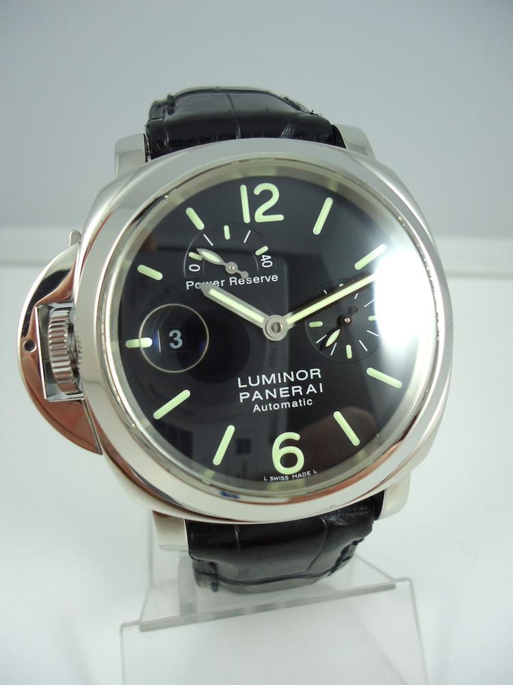 Luminor Panerai Reserve de Marche Gaucher PAM123