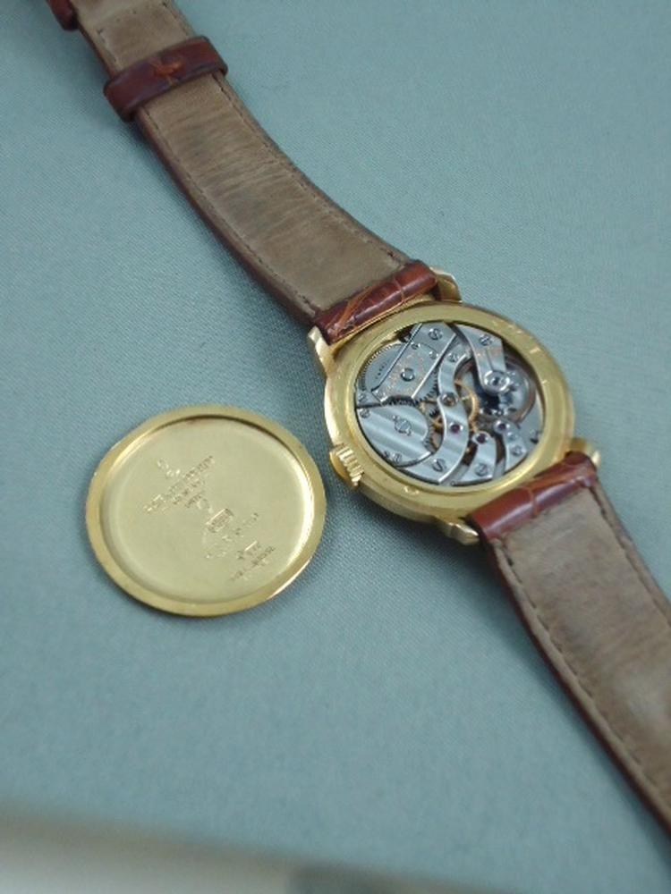 Patek Hooded Réf 484 or jaune un Collector