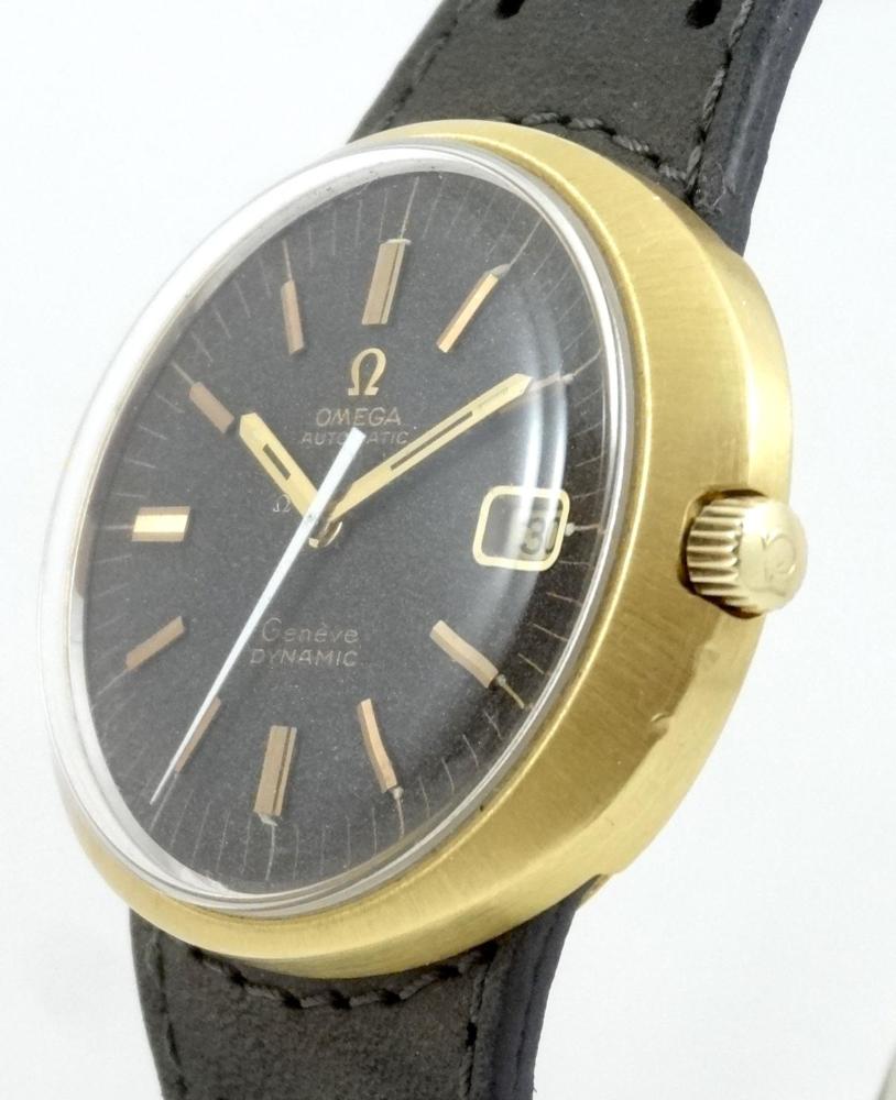 Omega Dynamic Date or jaune cadran Noir Stardust