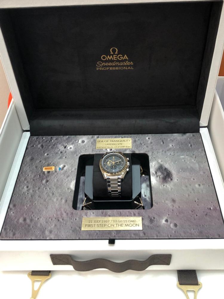 Omega Speedmaster Professional Moonwatch Like New