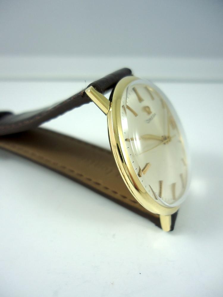 Omega or jaune Dato