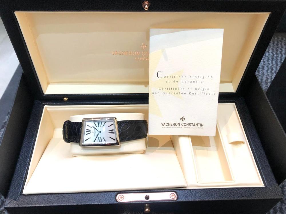 Vacheron Constantin Tank Asymétrique 1972 Boite et papiers comme neuve
