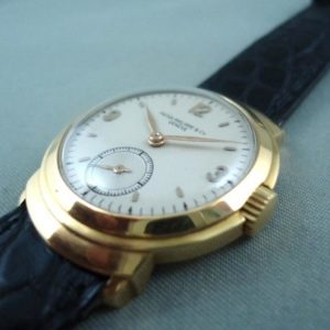 Patek Hooded Réf 484 or jaune un Collector