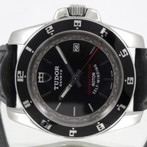 Tudor Grantour Date entièrement révisée Tudor