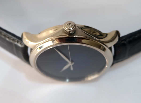 H.Moser & Cie Endeavour Centre Seconds Concept or blanc