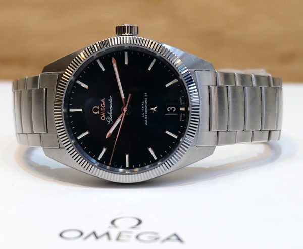 Omega Globemaster Constellation Jamais portée 2022 Boite & papiers